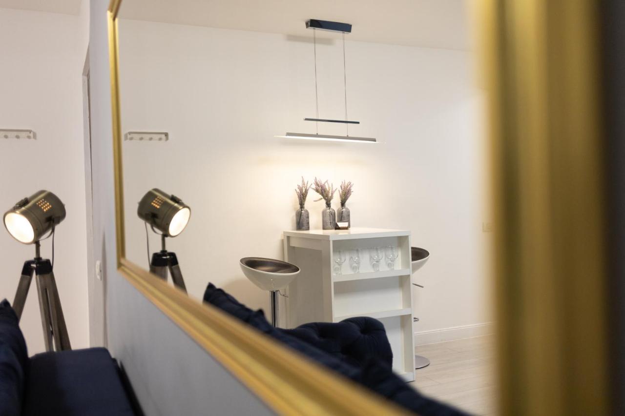 Metropole Apartments - Old City Bucureşti Ngoại thất bức ảnh