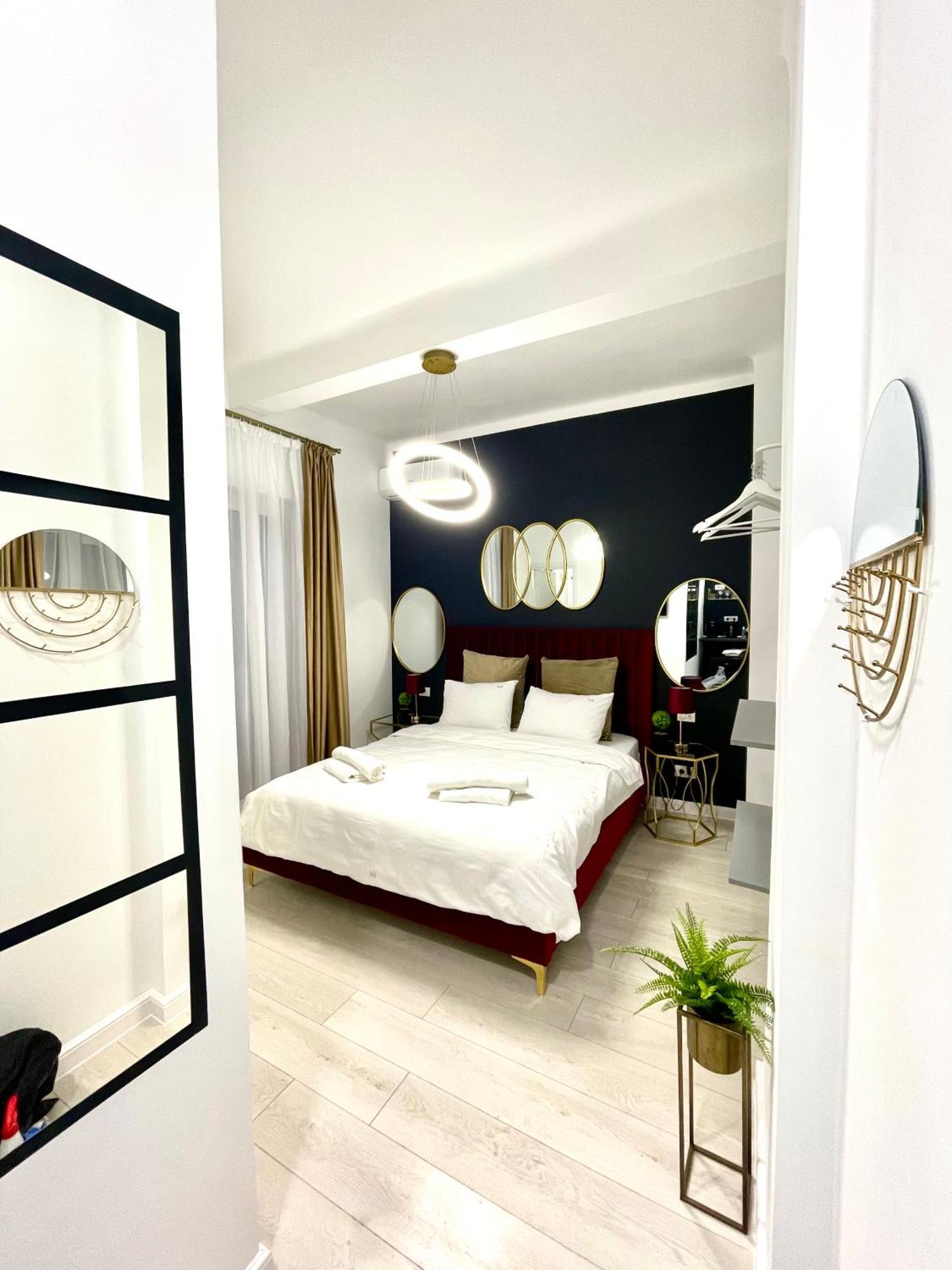 Metropole Apartments - Old City Bucureşti Ngoại thất bức ảnh