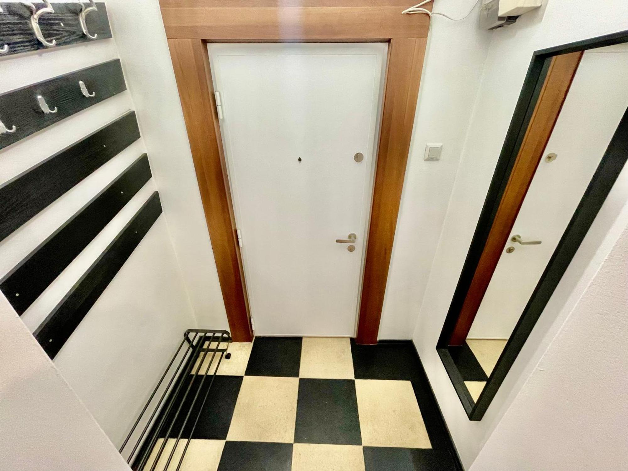 Metropole Apartments - Old City Bucureşti Ngoại thất bức ảnh