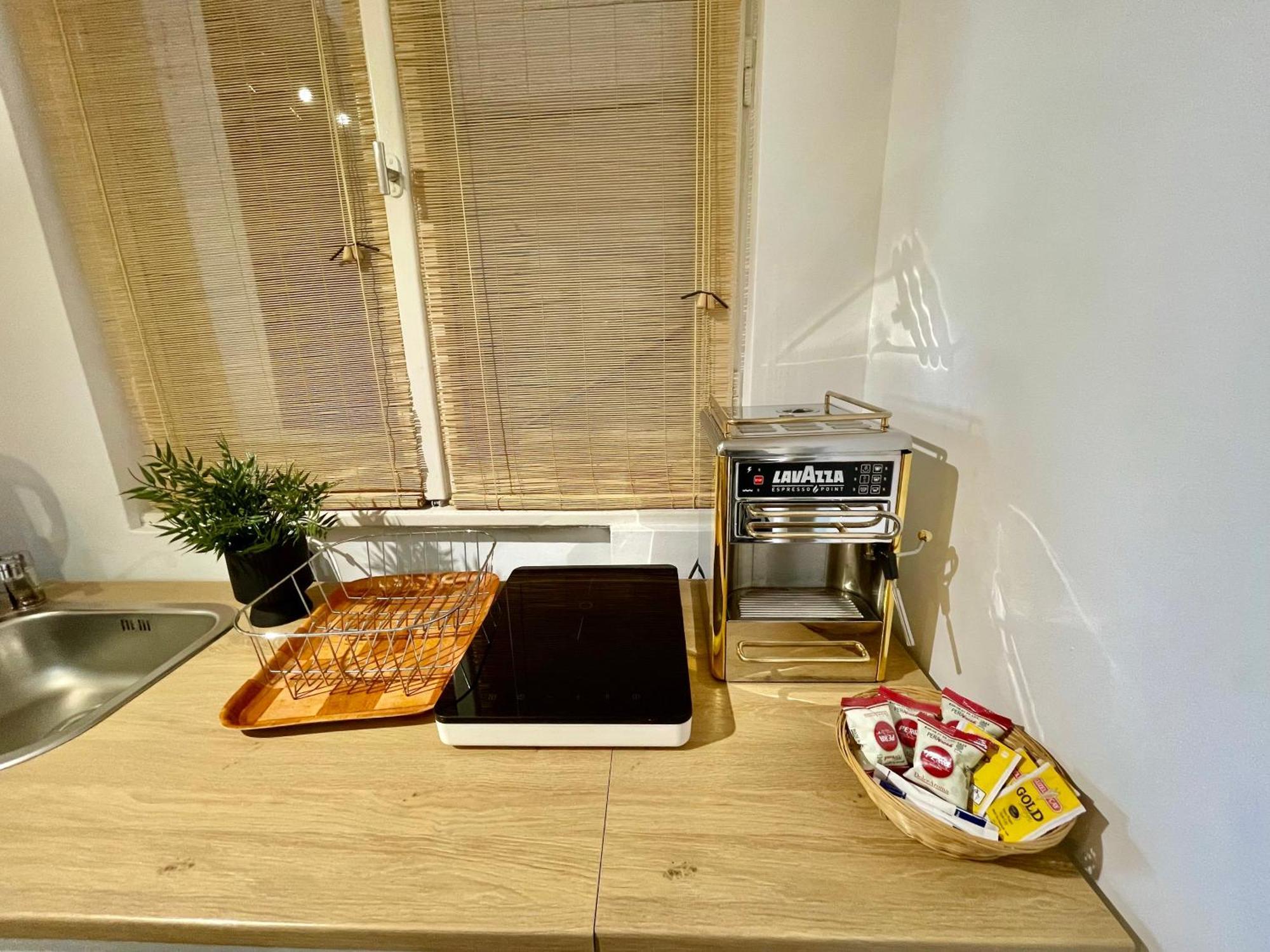 Metropole Apartments - Old City Bucureşti Ngoại thất bức ảnh