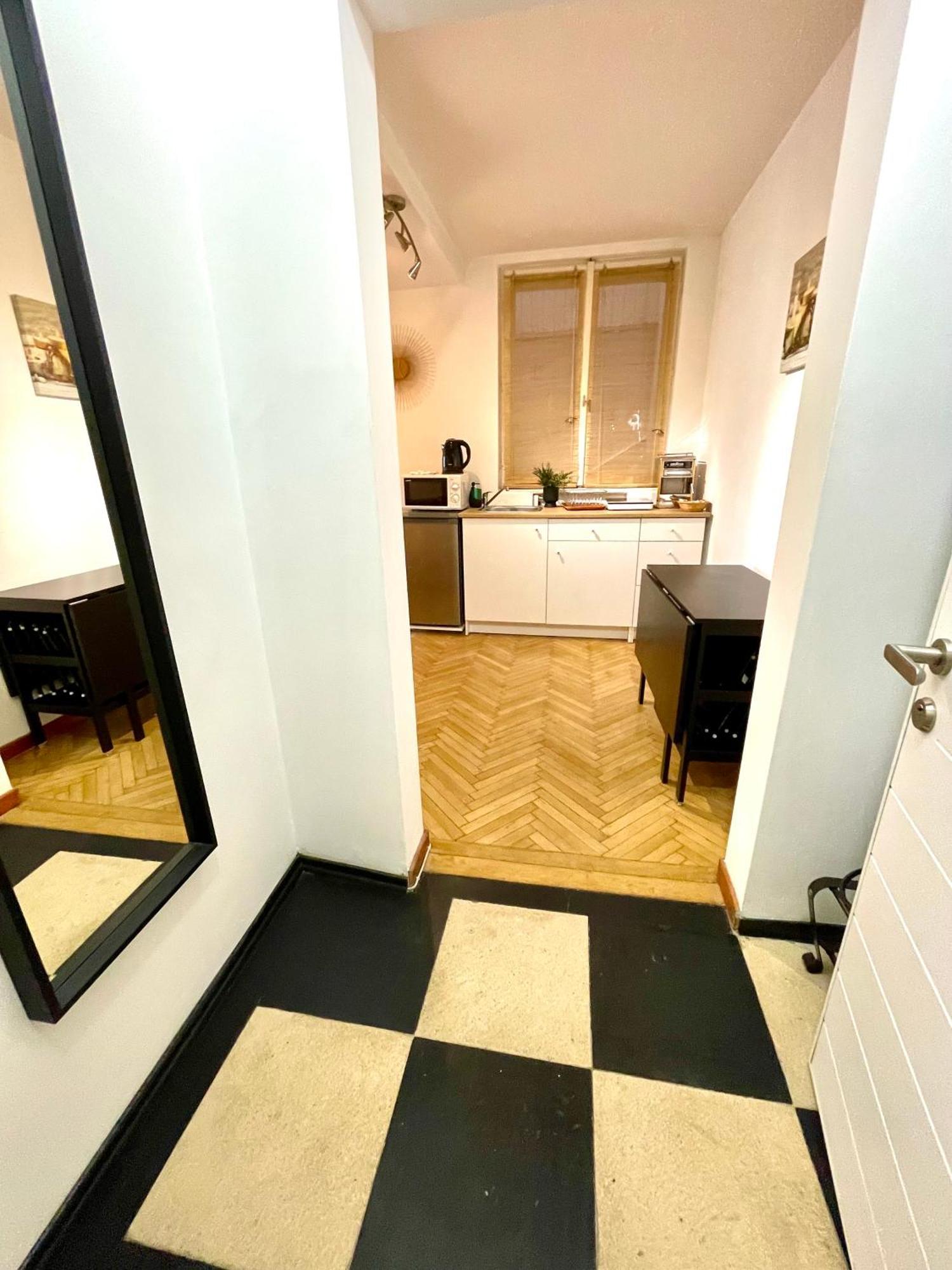 Metropole Apartments - Old City Bucureşti Ngoại thất bức ảnh